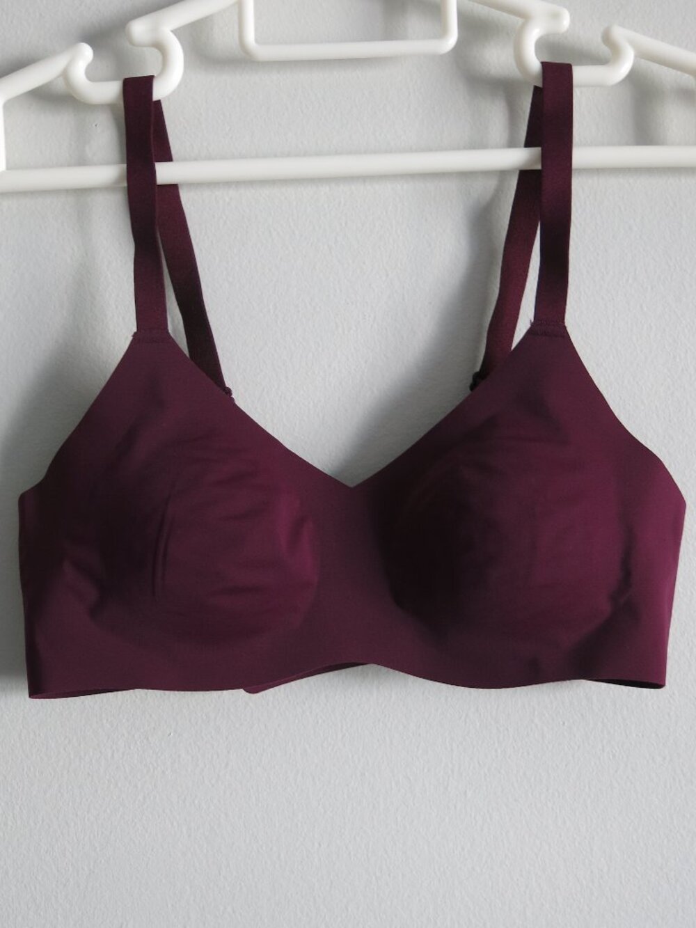 KNIX Mulberry Purple Thin Strap Seamless Wireless Padded V Neck Bra - Size 1